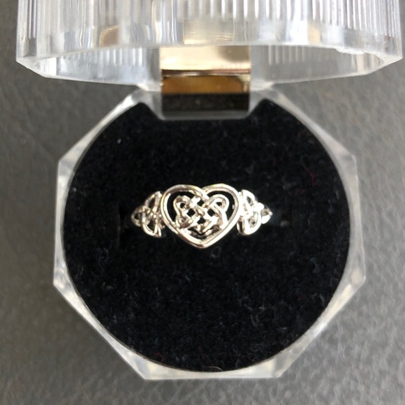Jewelry - Intricate NEW Silver Tone Celtic Knot Fashion Ring size 7
